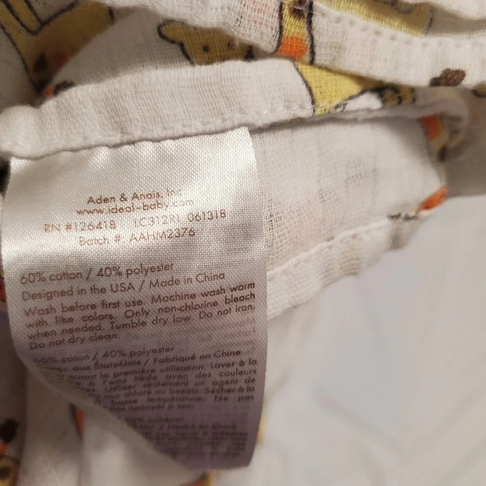 Ideal Baby Aden + Anais White Yellow Giraffe Muslin Blanket Infant Swaddle Lovey